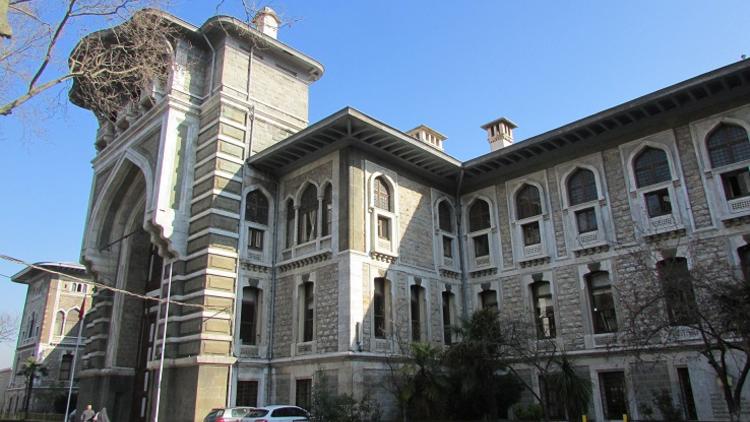 İSTANBUL ERKEK LİSESİ’NDE SKANDAL