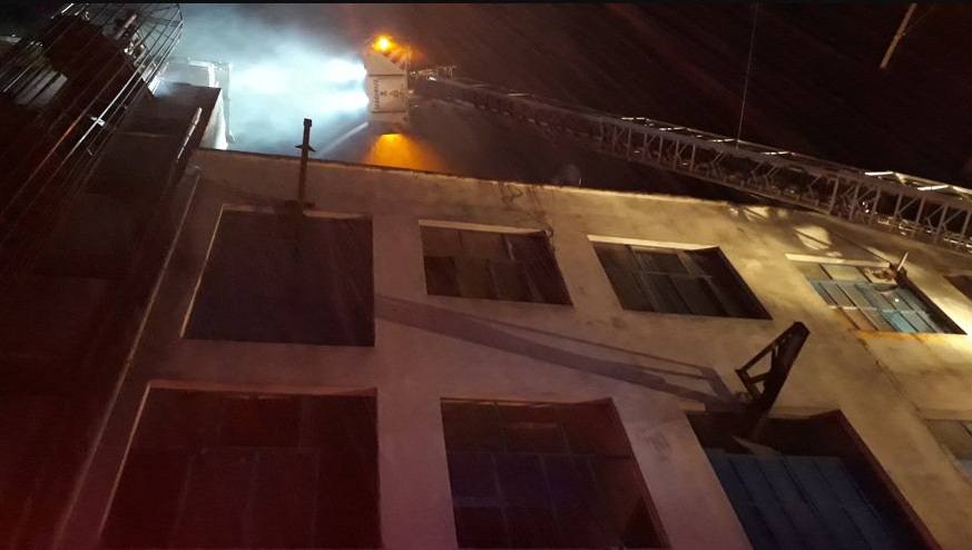 İSTANBUL  BAYRAMPAŞA’DA FABRİKA YANGINI