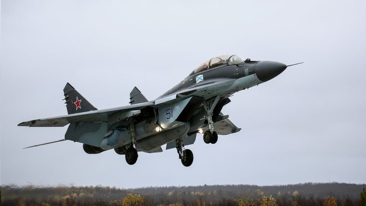 RUS SEMALARINDA ASKERİ UÇAK DÜŞTÜ!