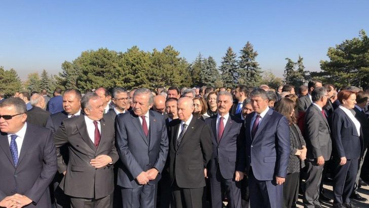 CUMHURİYET KUTLAMALARINDA DİKKAT ÇEKEN GÖRÜNTÜLER!