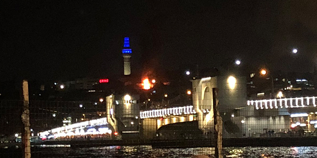 İSTANBUL EMİNÖNÜ’NDE İŞ HANINDA YANGIN