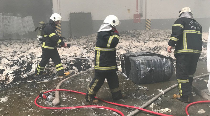 GAZİANTEP’TE TEKSTİL FABRİKASINDA YANGIN