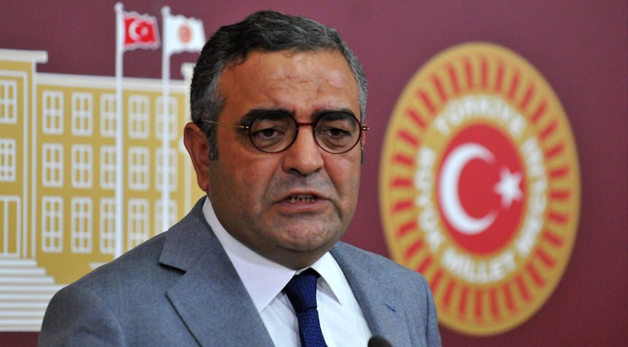 PKK’YI SAVUNUYOR!