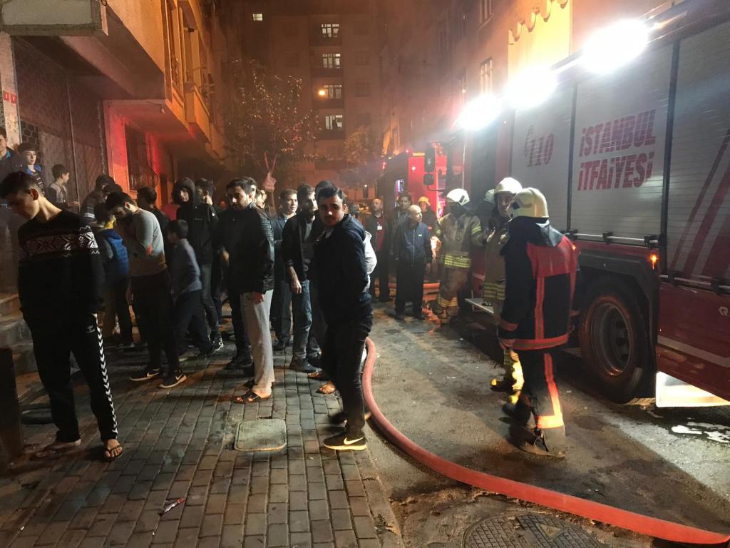 İSTANBUL ESENLER’DE TEKSTİL ATÖLYESİNDE YANGIN ÇIKTI