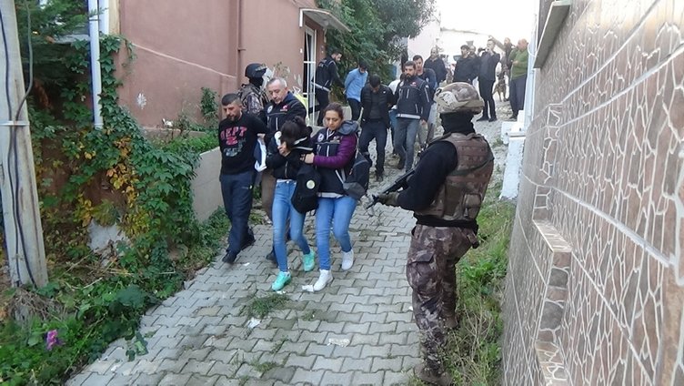 BURSA POLİSİNDEN UYUŞTURUCU TACİRLERİNE OPERASYON