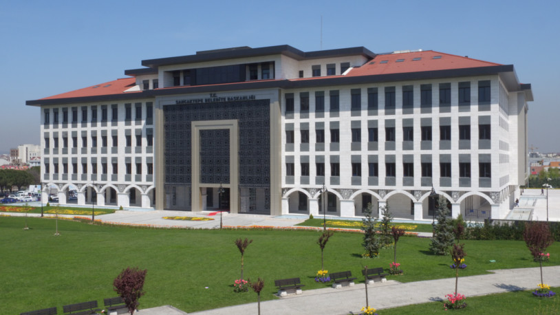 AKP’Lİ BELEDİYEYE HACİZ ŞOKU