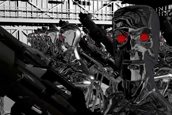 İNGİLİZ ORDUSU, ROBOT ASKERLERLE DÜZENLENEN DÜNYANIN EN BÜYÜK TATBİKATINA BAŞLADI