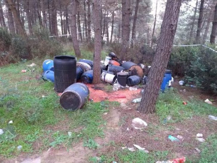 ORMANLIK ALANDA BULUNAN KİMYASAL MADDELER PANİK YARATTI!