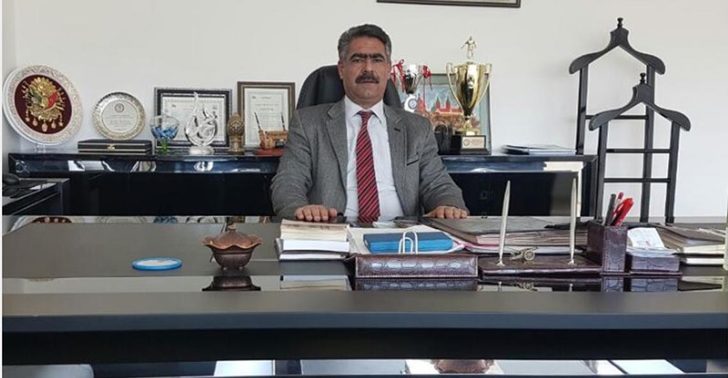 ATATÜRK’E HAKARET ETTİĞİ İÇİN GÖREVİNDEN UZAKLAŞTIRILDI