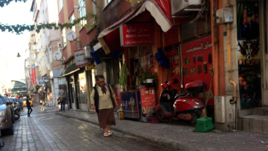 SURİYELİLER TÜRKİYE’DE KANTON OLUŞTURDU! TÜRKLER BÖLGEDEN KAÇIYOR
