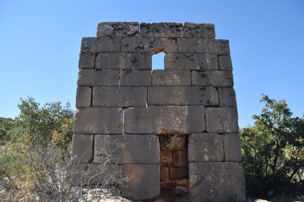 ADIYAMAN’IN GERGER İLÇESİNDE  ”HERAKLES”İN SOPASININ KABARTMASI BULUNDU