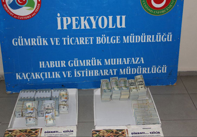 BAKLAVA KUTULARINDAN DOLARLAR ÇIKTI