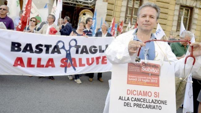 İTALYA’DA DOKTORLAR GREVE GİTTİ