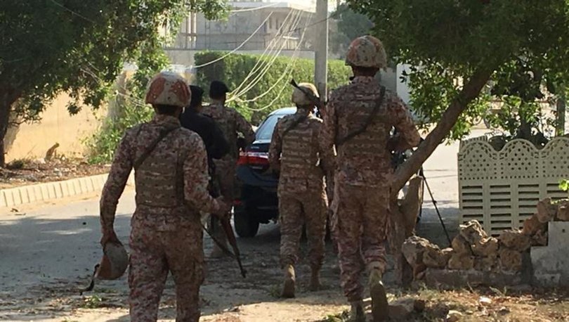 PAKİSTAN’DA 2 BOMBALI SALDIRI: 27 KİŞİ HAYATINI KAYBETTİ