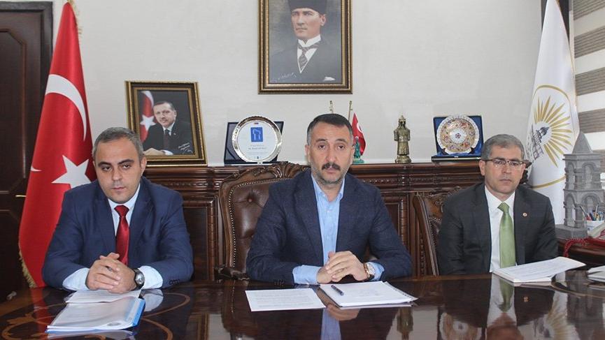 AKP’Lİ BAŞKAN GAZETECİLERE HAKARET ETTİ