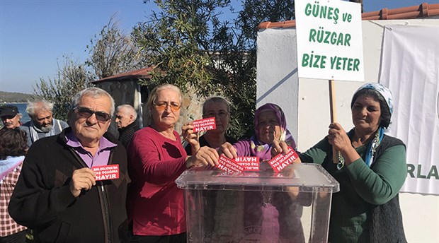 İZMİR’DE TAŞ OCAĞINA KARŞI  TEMSİLİ REFERANDUM YAPILDI