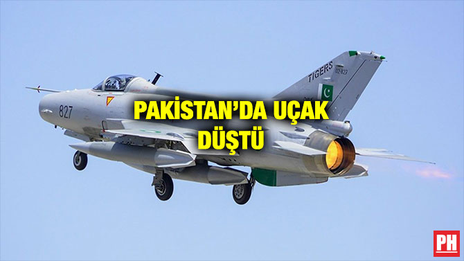 PAKİSTAN’DA UÇAK DÜŞTÜ