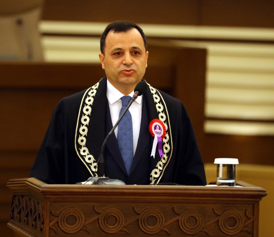AYM Başkanı Zühtü Arslan