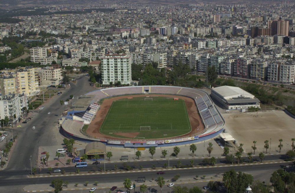 Mersin Stadı’nın yıkılmadan önceki hali