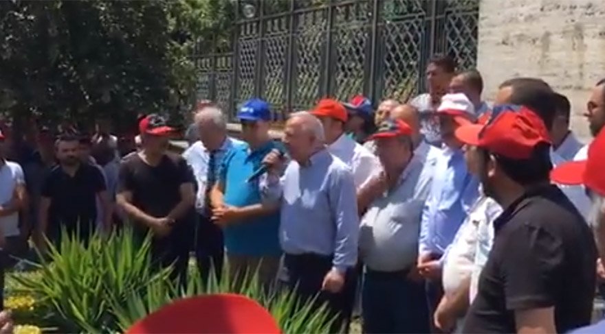 Türk-İş bugün Darphane Genel Müdürlüğü binasına grev kararını astı.