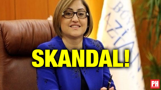 SKANDAL!