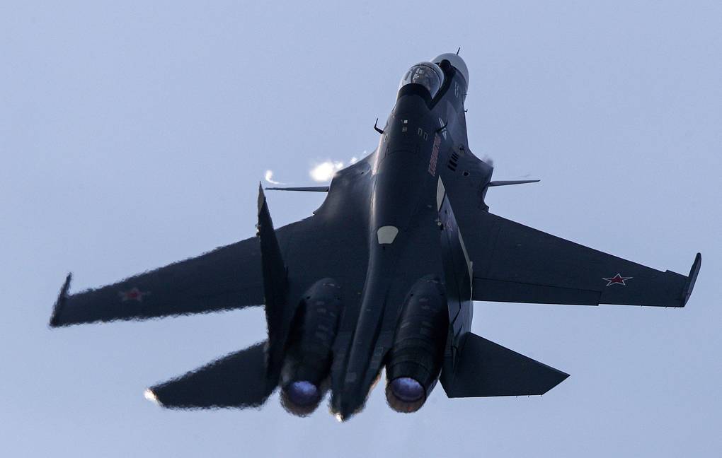 Sukhoi Su-30SM, Moskova’daki MAKS 2019’da gösteri uçuiu yaparken. (Fotoğraf: TASS)