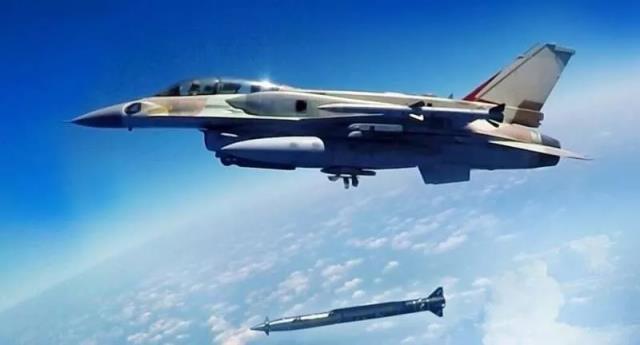 İsrail F-16'sından atılan ve Suriye'de denenen ilk Rampage testine ait görüntü.