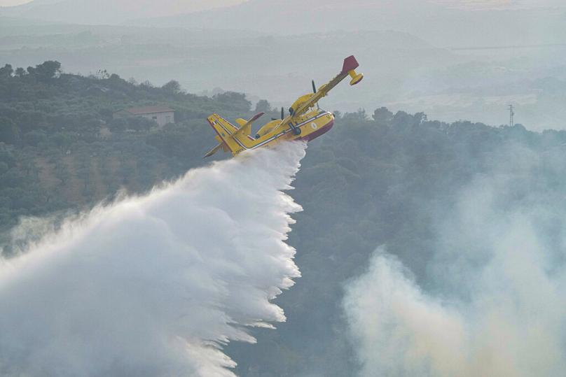 Yunanistan, İtalya ve İspanya'nın filosunda bulunan Canadair tipi yangın söndürme uçağıAlessandro Tocco/LaPresse