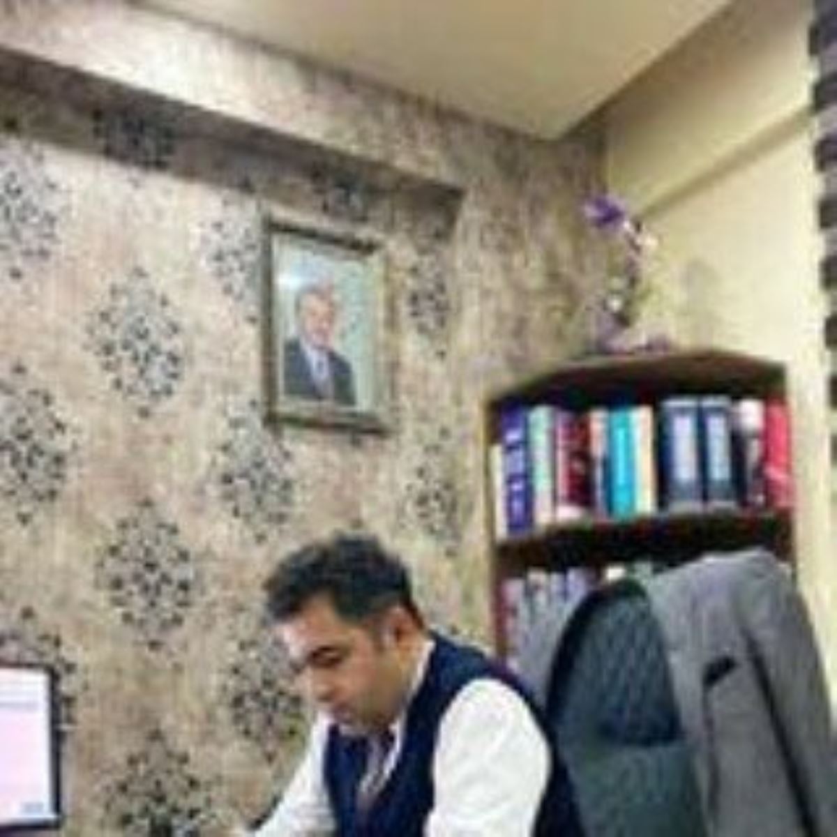 Kürşat Kılıç görüntülerin çekildiği ofiste
