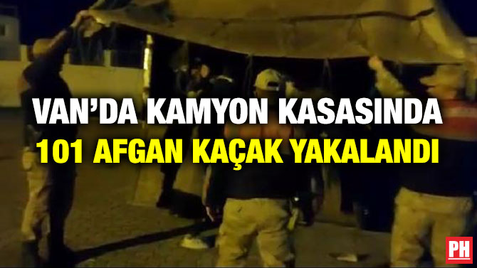 Van’da Kamyon Kasasında 101 Afgan Kaçak Yakalandı