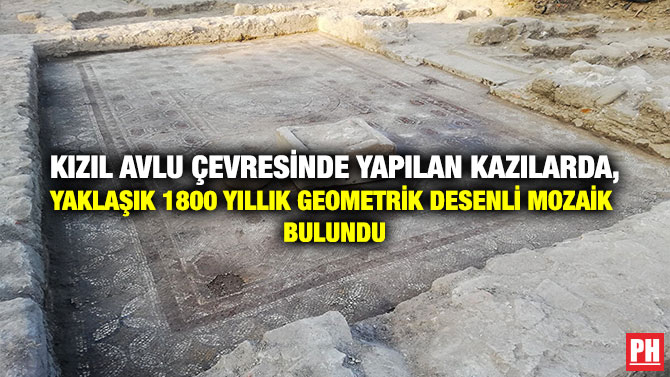 Kızıl Avlu Çevresinde Yapılan Kazılarda, Yaklaşık 1800 Yıllık Geometrik Desenli Mozaik Bulundu